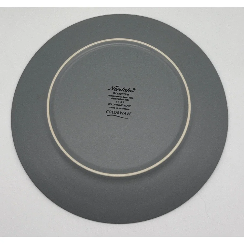 Noritake Colorwave Slate Gray Stoneware 8.25 Inch Coupe Salad Plate 5107